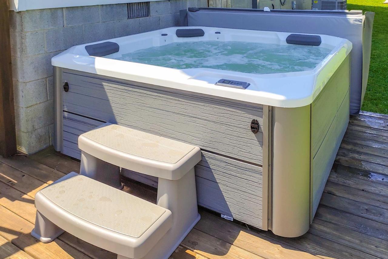 Dog-Friendly Fayetteville Home With Hot Tub! Zewnętrze zdjęcie
